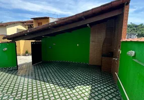 Foto 1 de Casa com 2 Quartos à venda, 70m² em Colubandê, São Gonçalo