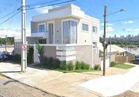Foto 1 de Sobrado com 3 Quartos à venda, 260m² em Olarias, Ponta Grossa