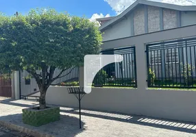 Foto 1 de Casa com 3 Quartos à venda, 200m² em Santa Monica, Londrina