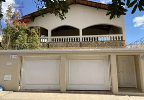 Foto 1 de Casa com 4 Quartos à venda, 230m² em Morrinhos, Montes Claros
