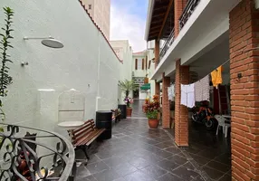 Foto 1 de Sobrado com 3 Quartos à venda, 232m² em Cambuci, São Paulo