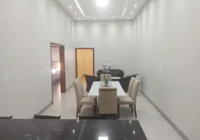 Foto 1 de Casa com 3 Quartos à venda, 180m² em Alto Limoeiro, Patos de Minas