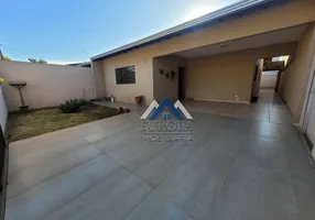 Foto 1 de Casa com 3 Quartos à venda, 130m² em Maria Lúcia, Londrina