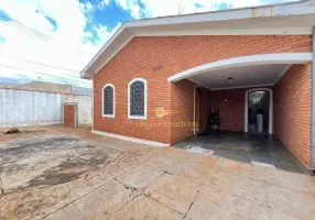 Foto 1 de Casa com 2 Quartos à venda, 80m² em Vila Yamada, Araraquara