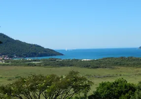 Foto 1 de Fazenda/Sítio com 2 Quartos à venda, 20000m² em Armação, Florianópolis