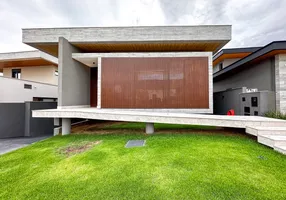 Foto 1 de Casa de Condomínio com 3 Quartos à venda, 359m² em Jardins Italia, Goiânia