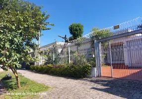 Foto 1 de Casa com 4 Quartos para alugar, 240m² em Água Verde, Curitiba