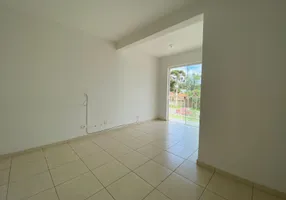 Foto 1 de Apartamento com 3 Quartos à venda, 56m² em CAMPO PEQUENO, Colombo