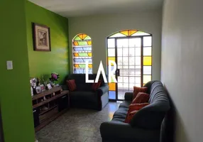 Foto 1 de Casa com 3 Quartos à venda, 200m² em Tupi A, Belo Horizonte