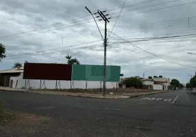 Foto 1 de Lote/Terreno à venda, 1000m² em Industrial, Araguari