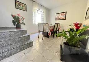 Foto 1 de Casa com 6 Quartos à venda, 347m² em Castelo, Belo Horizonte