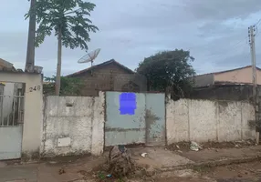 Foto 1 de Casa com 2 Quartos à venda, 50m² em Luizote de Freitas, Uberlândia