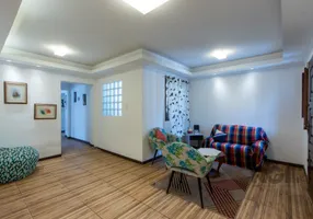 Foto 1 de Casa com 3 Quartos à venda, 214m² em Jardim Carvalho, Porto Alegre