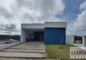 Foto 1 de Casa de Condomínio com 3 Quartos à venda, 234m² em Cezar de Souza, Mogi das Cruzes