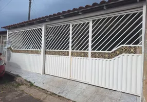 Foto 1 de Casa com 2 Quartos à venda, 130m² em Santa Maria, Brasília