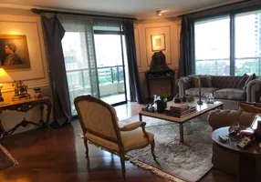 Foto 1 de Apartamento com 4 Quartos à venda, 220m² em Itaim Bibi, São Paulo