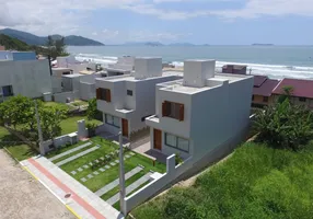 Foto 1 de Casa com 3 Quartos para alugar, 145m² em Morrinhos, Garopaba