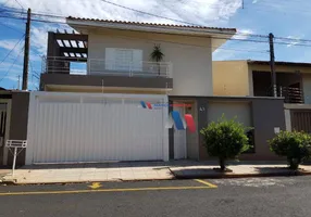 Foto 1 de Sobrado com 3 Quartos para venda ou aluguel, 300m² em Vila Goyos, São José do Rio Preto