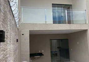 Foto 1 de Sobrado com 4 Quartos à venda, 227m² em Aeroviário, Goiânia