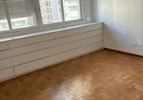 Foto 1 de Apartamento com 3 Quartos para alugar, 180m² em Cerqueira César, São Paulo