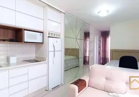 Foto 1 de Apartamento com 1 Quarto para alugar, 30m² em Água Verde, Curitiba