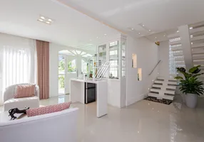 Foto 1 de Casa de Condomínio com 4 Quartos à venda, 248m² em Santa Felicidade, Curitiba