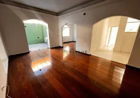 Foto 1 de Casa com 3 Quartos para venda ou aluguel, 300m² em Pacaembu, São Paulo