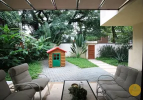 Foto 1 de Sobrado com 3 Quartos à venda, 380m² em Alto de Pinheiros, São Paulo