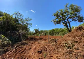 Foto 1 de Lote/Terreno à venda, 427m² em , Mateus Leme