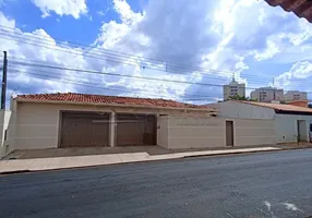 Foto 1 de Casa com 3 Quartos à venda, 267m² em Parque dos Timburis, São Carlos