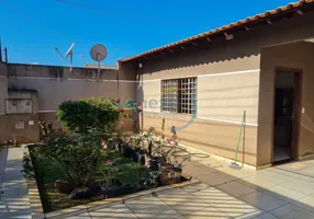 Foto 1 de Casa com 3 Quartos à venda, 197m² em Monte Belo, Londrina