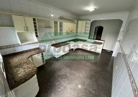 Foto 1 de Casa com 4 Quartos para venda ou aluguel, 612m² em Japiim, Manaus