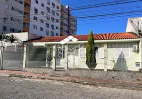 Foto 1 de Casa com 4 Quartos à venda, 200m² em Nossa Senhora do Rosário, São José