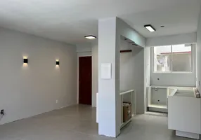 Foto 1 de Cobertura com 2 Quartos à venda, 64m² em Capoeiras, Florianópolis