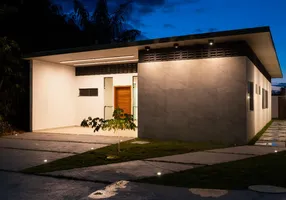 Foto 1 de Casa de Condomínio com 3 Quartos à venda, 170m² em Residencial Ponta Negra I - Ponta Negra, Manaus