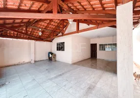 Foto 1 de Casa com 3 Quartos à venda, 300m² em Centro, Formosa