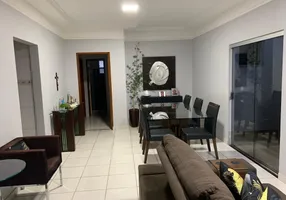 Foto 1 de Casa com 3 Quartos à venda, 124m² em Jardim Botânico, Uberlândia