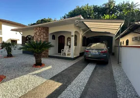 Foto 1 de Casa com 3 Quartos para alugar, 127m² em Souza Cruz, Brusque