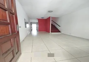Foto 1 de Casa de Condomínio com 2 Quartos à venda, 90m² em Jardim Henriqueta, Taboão da Serra
