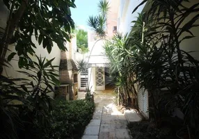 Foto 1 de Casa com 4 Quartos à venda, 340m² em Jardim Europa, São Paulo