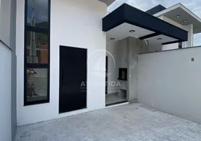 Foto 1 de Casa com 2 Quartos à venda, 73m² em Camboriu, Camboriú