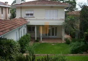 Foto 1 de Sobrado com 3 Quartos para alugar, 560m² em Pacaembu, São Paulo