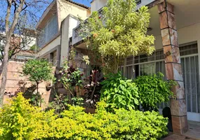 Foto 1 de Casa com 5 Quartos à venda, 252m² em Barroca, Belo Horizonte