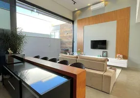 Foto 1 de Casa de Condomínio com 3 Quartos à venda, 226m² em Residencial Goiânia Golfe Clube, Goiânia