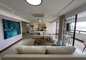 Foto 1 de Apartamento com 3 Quartos à venda, 217m² em Candelária, Natal