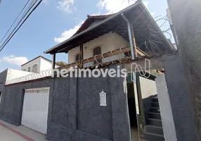 Foto 1 de Casa com 3 Quartos à venda, 245m² em Céu Azul, Belo Horizonte