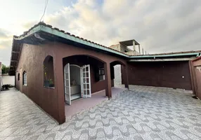 Foto 1 de Casa com 2 Quartos à venda, 119m² em Balneário Gaivota, Itanhaém