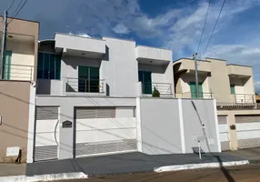 Foto 1 de Sobrado com 3 Quartos à venda, 170m² em Goiania 2, Goiânia