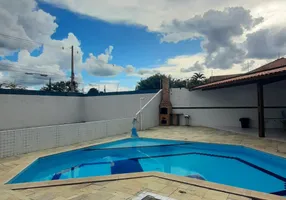 Foto 1 de Apartamento com 3 Quartos para alugar, 130m² em Catole, Campina Grande