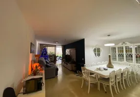 Foto 1 de Apartamento com 4 Quartos à venda, 240m² em Piratininga, Niterói
